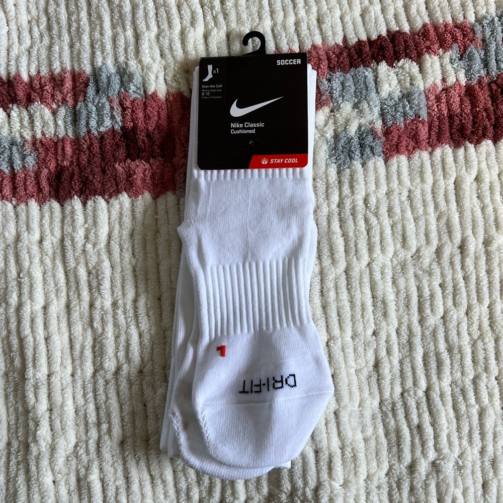 New with tags Nike mens cushioned soccer socks